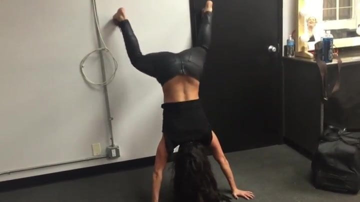 Wwe Nikki Bella twerk
