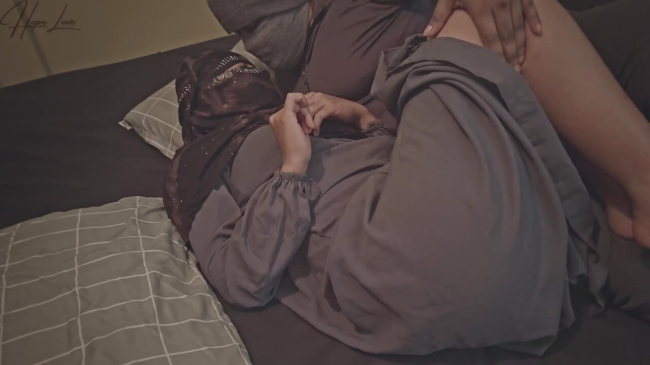 Făcând sex cu soția prietenului până la noroi