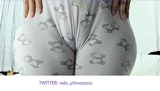 JARI KAKI UNTA- MASTURBASI DALAM PIYAMA- PORNO TURKI- MILF TURKI