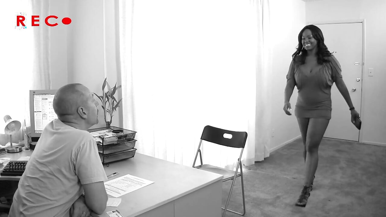 Máy bay bà già da đen thâm nhập con cu trong cái mông ngọt ngào của cô ấy