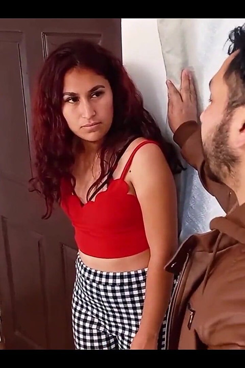 AGBP جارتي تعتقد أنني طبيبة نسائية - إنها تنفث