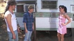 Nóng trailer cô gái ashley được chật lỗ fucked qua rednecks
