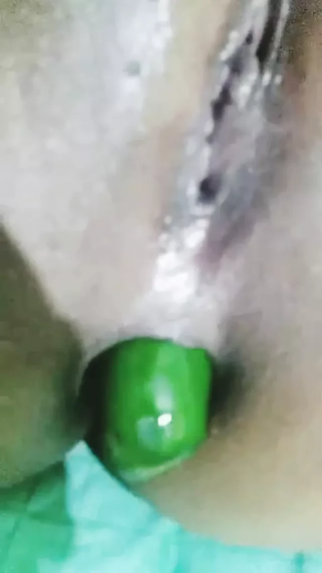 Dirty Muslim hijab girl – anal and pussy fucking with cucumber