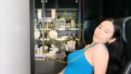 Horny girl masturbate and play with her tight pussy