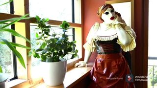 Dirndl en latex avec masque en caoutchouc