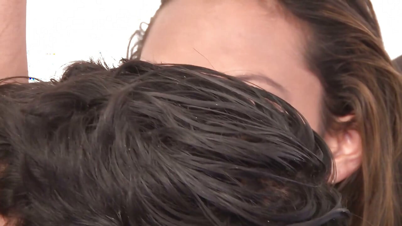 拍摄以演播室的性爱结束