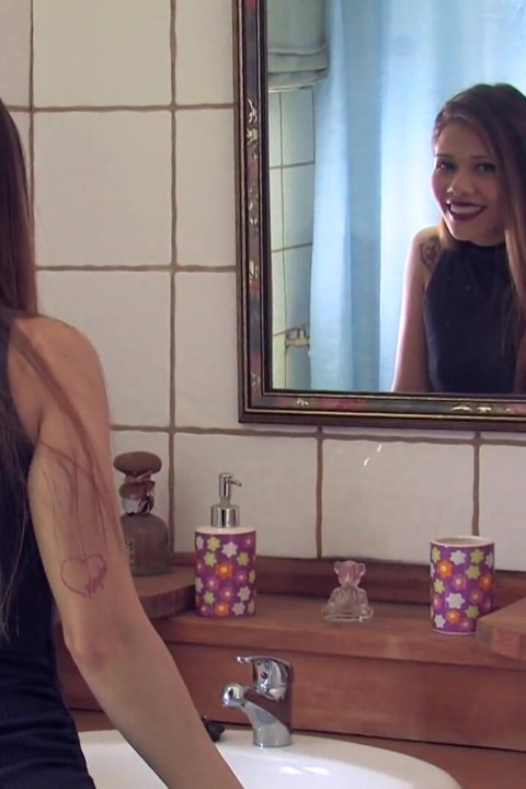 Veronica Golden horny latina with suggestive ass !!!