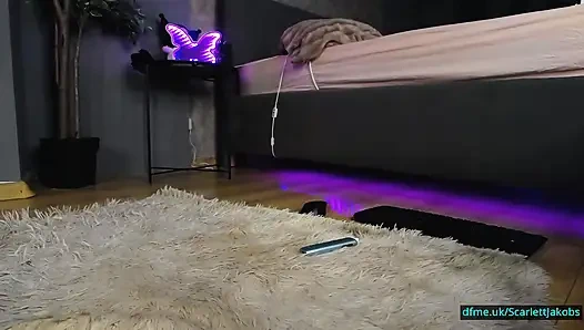 Scarlettjakobs lässt das sich näher fühlen als ein üblicher Clip mit weichen französischen küssen