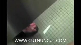 2 BIG COCKS UNDER STALL