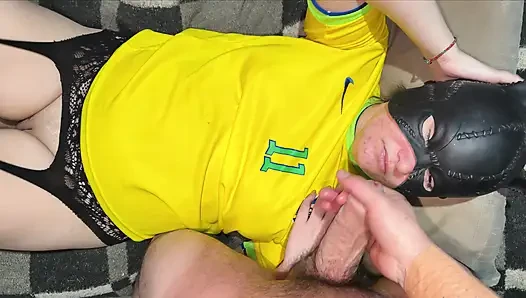 Brezilyalı güzel ve çok ateşli bir kızla ev yapımı anal seks porno videosu