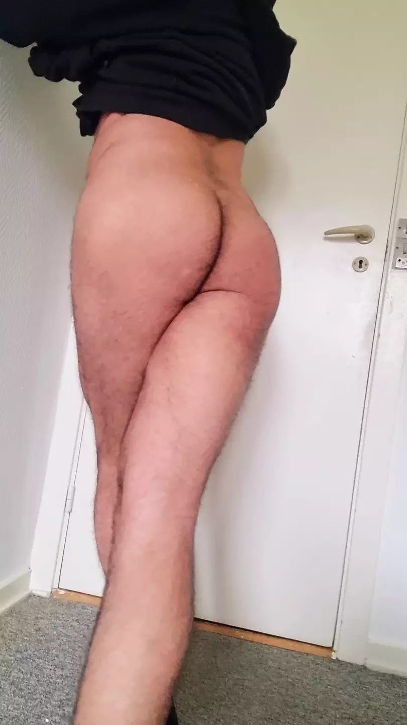 この部屋にあなたと私だけでいると想像してみてください。パパ、どうしますか?