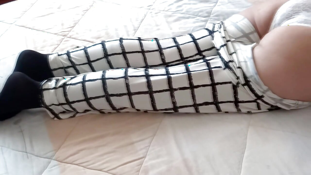 I jerk off with the big stepmom's ass, I want to ride and foil her