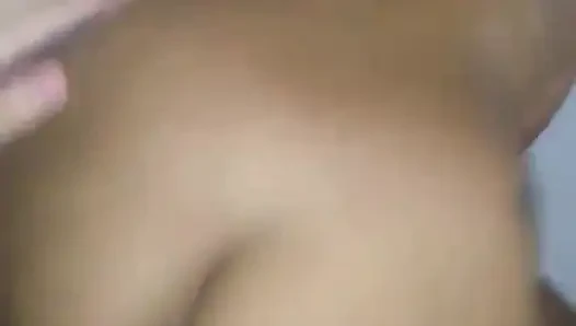 Büyük doğal memeli 18 yaşındaki kız sert sikişmeyi seviyor