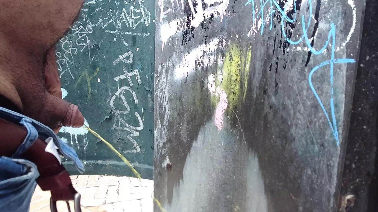 Outside peeing urinal. Horny bear hard work. Mini chubby
