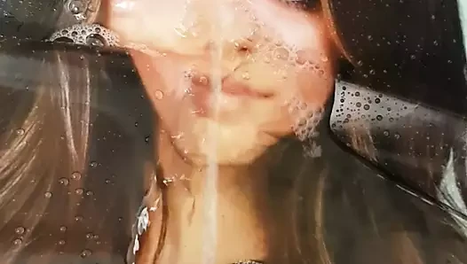 Nutte angepisst