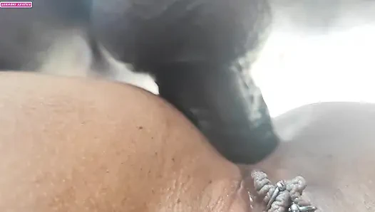 MASUK KE DALAM DUA PANTAT YANG SANGAT KUAT