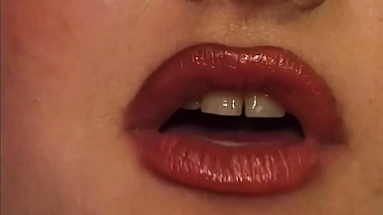 Horny MILF Deepthroats and Gets Stretched Wide in Hardcore Fuck