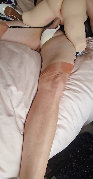 Kemerli iç çamaşırlı sıhhi peçete sexdoll