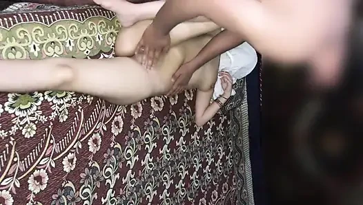 Ateşli desi kıza şehvetli yağ masajı sert sikişe dönüşüyor kaygan yağlı vücut mutlu son