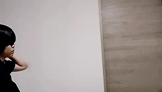 Home-style-video. Cowgirl spielt mit einer vollbusigen ehefrau in orangefarbenen dessous. Die aktivitäten des paares zu hause. Selbstgedrehte amateur per