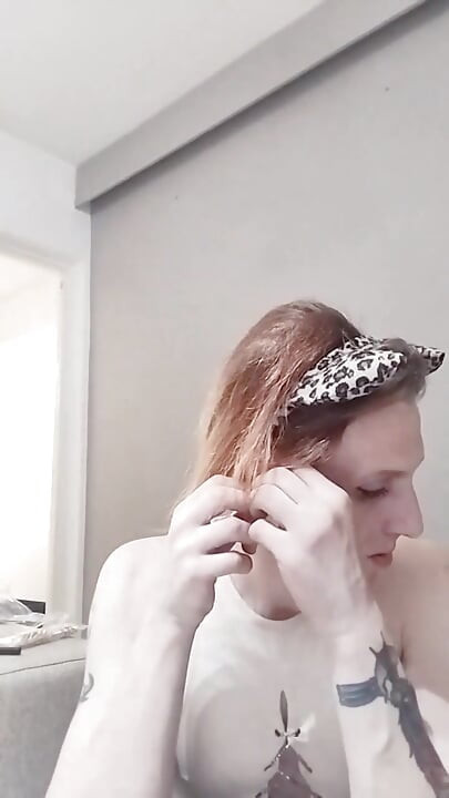 Alisa Crossdresser Solo