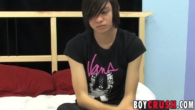 Young emo twink Roxy Red cums after jerking for an interview