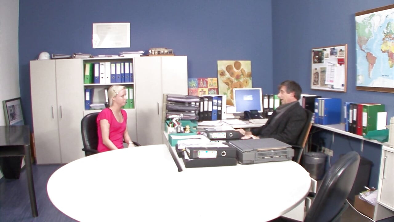 상사에게 따먹히는 십대 연습생!