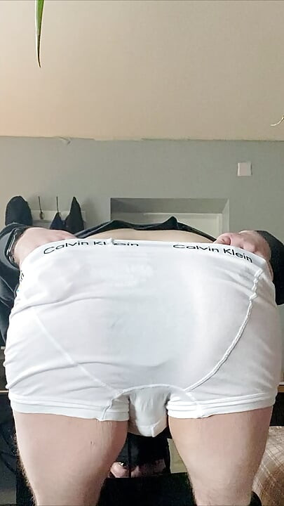마지막으로 하루 후 4.5 인치 플러그를 밀어