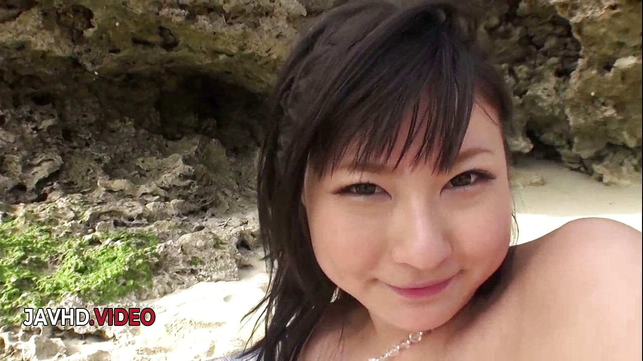 Busty Megumi Haruka делает минет по-японски и трахается на улице