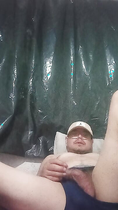 部屋で退屈している