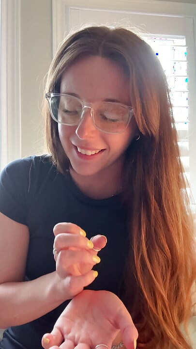 Hottie in Glasses fortæller dig, hvordan du stryger!