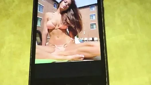 Cum üzerinde vaftiz boya sıcak vücut ve seksi ayaklar