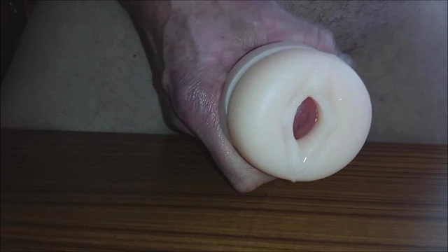 I fuck my fake pusssy.....precum and cumming