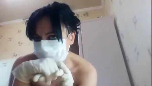 Гигантский доктор раздавит ваше тело сиськи своими руками в латексе и ее большим обнаженным телом