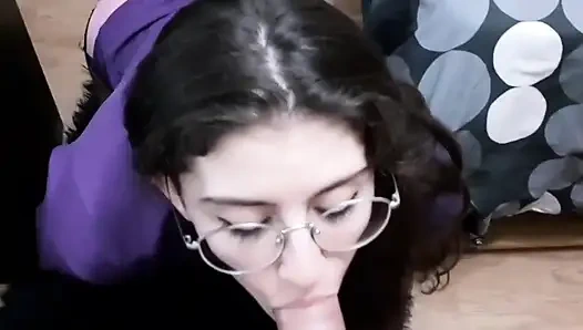 Сантехник трахает тинку с идеальной задницей и спермой на лицо. Shanaxnow