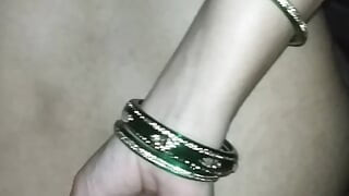 Bhabhi desi merintih kuat dan menunggang batang adik iparnya