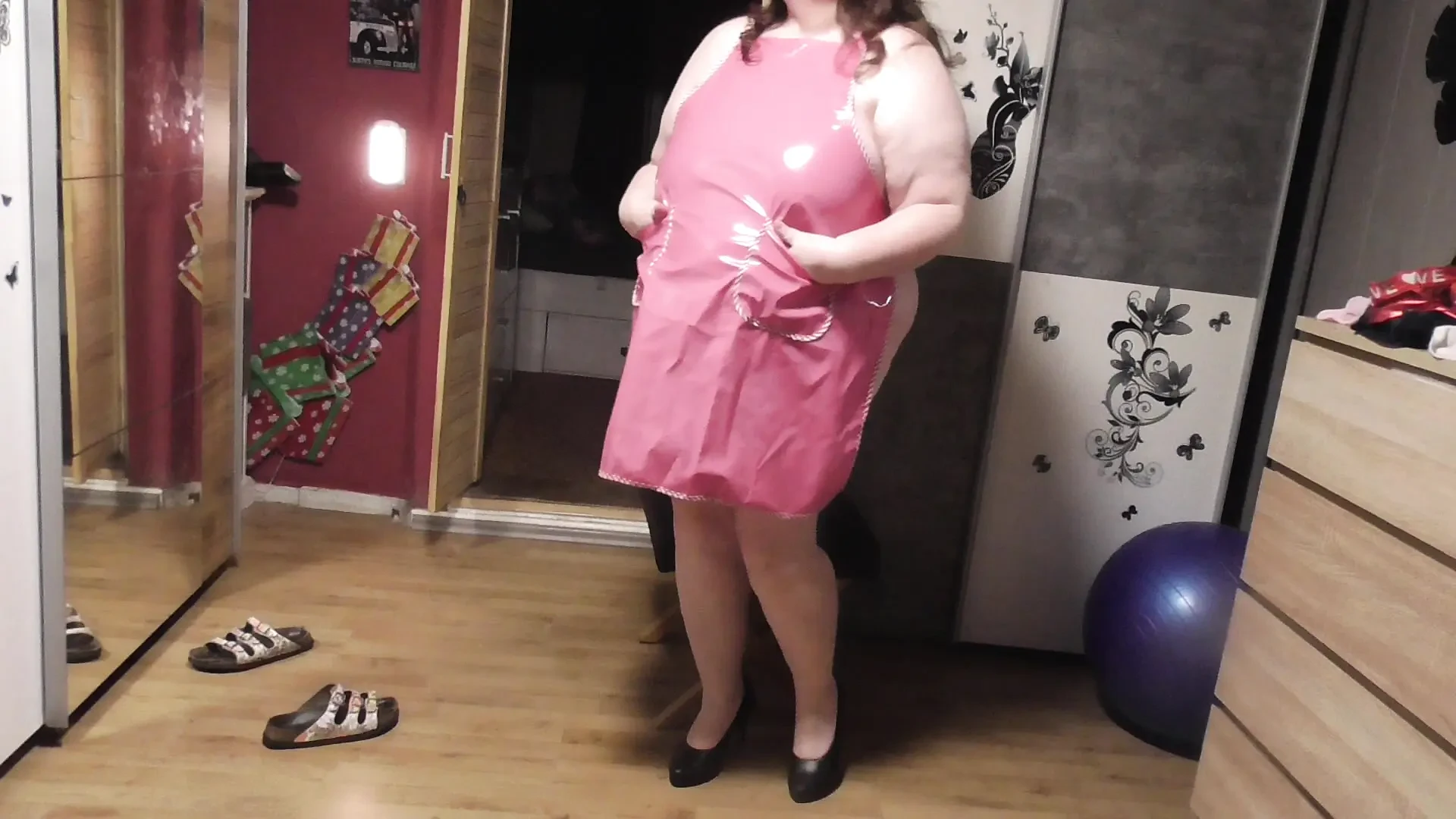 Rubber apron and what underneath would you like that