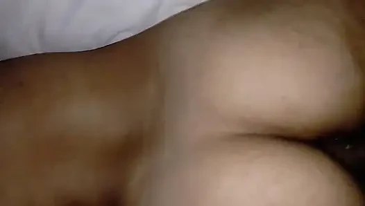 Сводный брат с красивым телом решает судить ее дело