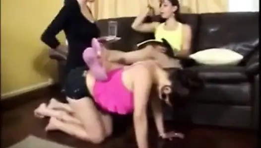 Поклонение богине лесбийского доминирования!