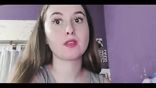 Rosa lippenstift vor dem verlassen des hauses