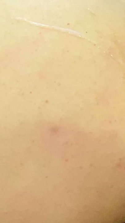 Bogata zepsuta żona z dużym tyłkiem rucha się ze swoim kochankiem na luksusowym jachcie męża podczas podróży służbowej, sperma na dupie | Klip 1