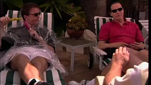 İri göğüslü sürtük yapay penisin ve yarağın tadını çıkarıyor