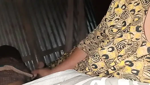 Yeni Asyalı desi dört üvey annem büyük yarağımın amında olmasını seviyor