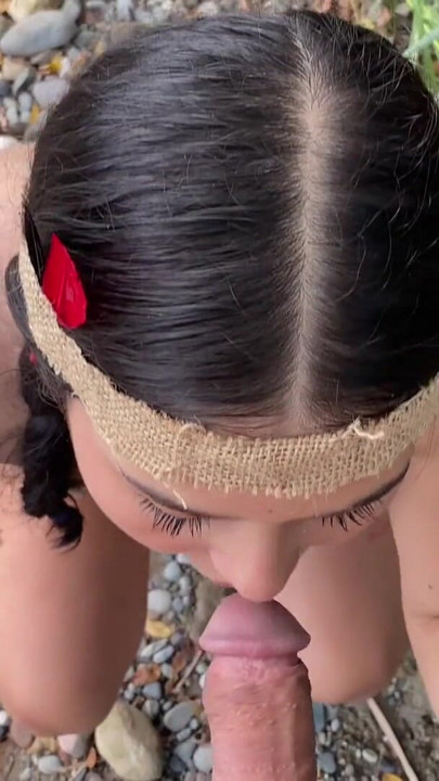 Verloren im Wald finde ich ein sexy indisches Mädchen, das verzweifelt nach Schwanz verliebt war | Clip 1