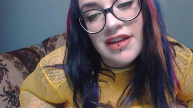 BBW Marilyn with immense tits loves to roleplay