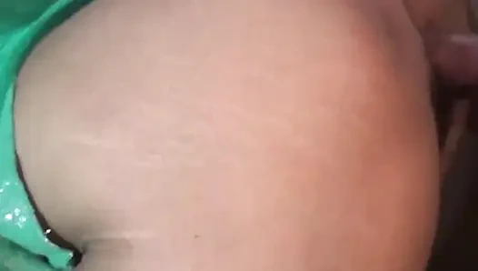 Aku memeriksa mesin seksi saudari iparku dan mendinginkannya.