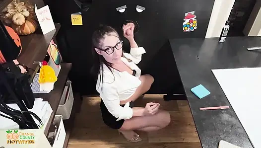 163 ochw whitney oc sekreter duvar deliği