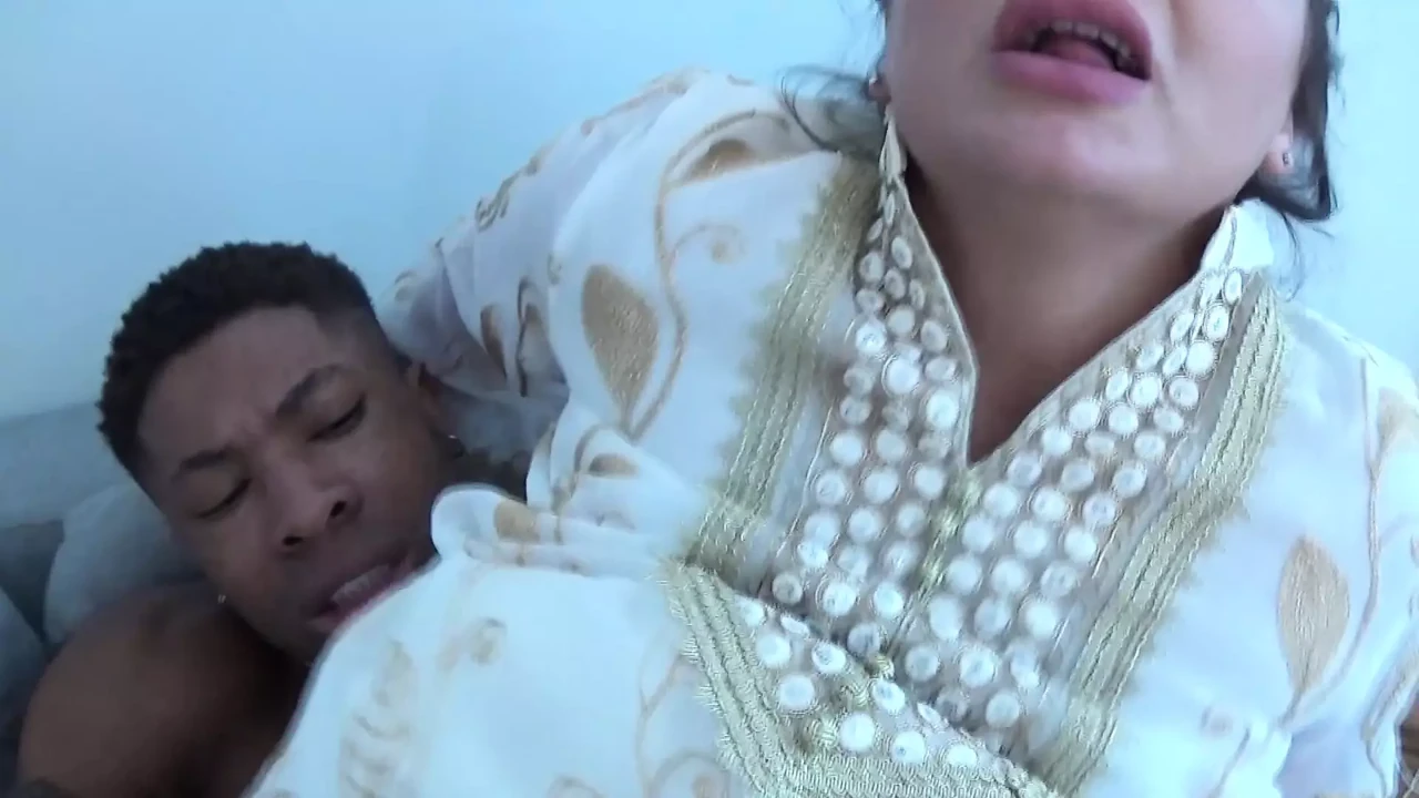 My Arab wife wants threesome porn with BBC