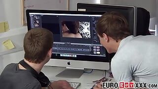 Europeus amantes adolescentes Casper Ellis e James Lewis fodem anal