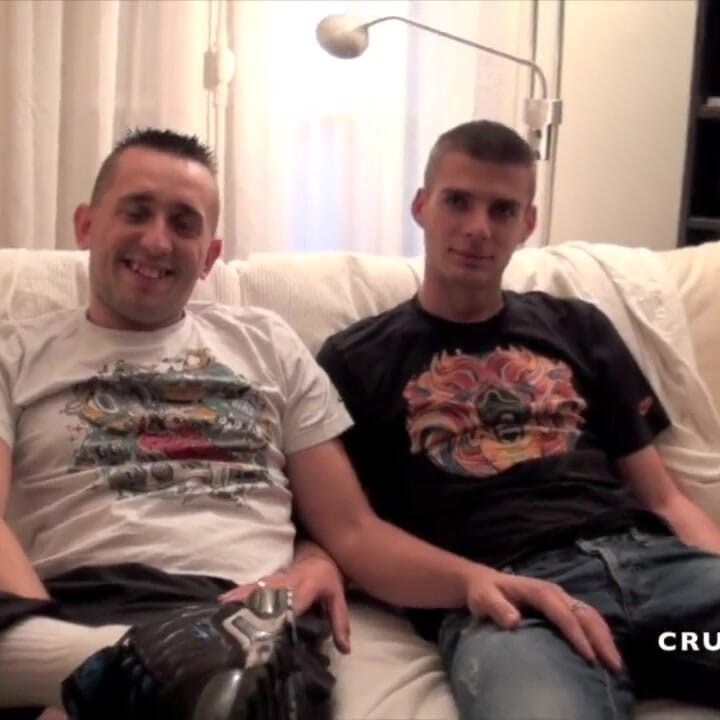 Seksi genç heteroseksüel beni sikiyor